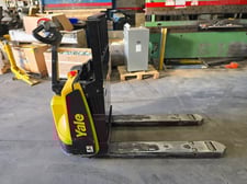 4500 lb. Yale #MPB045VGN24T2646, Powered Pallet Jack, 24 Volts