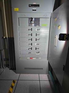 800 Amp. General Electric Spectra Series Power, PanelBoard, 480Y/277 Volts, 12 breakers & main