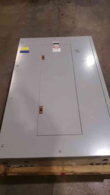 800 Amp. GE, Switchboard, 480 Volts, 3PH, 10 Breakers & Main Panelboard