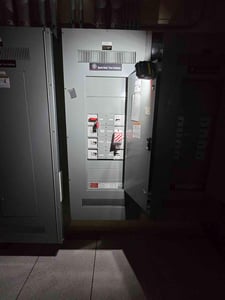 600 Amp. General Electric Spectra Series, Panelboard 480/277 Volts, 3PH, 8 Distribution Breakers (2 available)