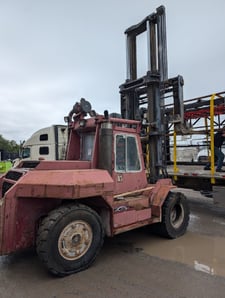 30000 lb. Taylor #TE-300S, diesel, 18' lift height, 8' forks,side shift,fork positioner