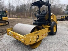 Caterpillar CS44B, Vibratory Single Drum Smooth, 1700 hours, S/N: CS300747, 2019