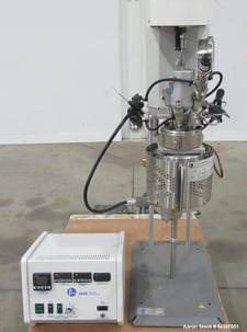 Parr #A2590HC11EB, Pressure Reactor w/ Controller, 8 amps, 115 Volt, 50/60 Hz