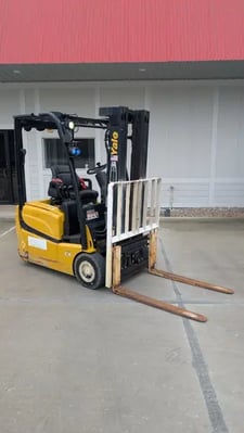 3000 lb. Yale #ERP030VTN36TE082, electric forklift, 3-Stage Mast, 82" mast height, 187" lift height, solid