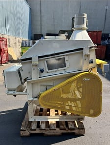Industrial Vibratory Screener / Separator with Blower & Discharge Chutes