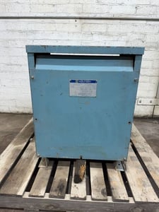 45 KVA 480 Primary, 208Y/120 Secondary, Square D 33749-17212-016, 3PH Dry Type Transformer