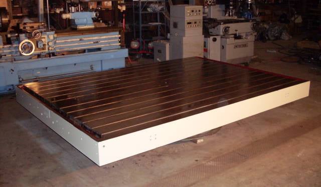 84" x 120" Lucas, heavy duty airlift rotary table, air clamps on rotation, 1981