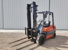6000 lb. Toyota #52-6FGU30, forklift, 150" lift height, Chevrolet engine, solid tires, 2 stage mast