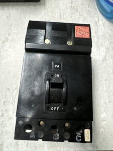 225 Amp. Square D #Q2-32225, Molded case circuit breaker, Q2, 3ph, 3P, 240 Volts,