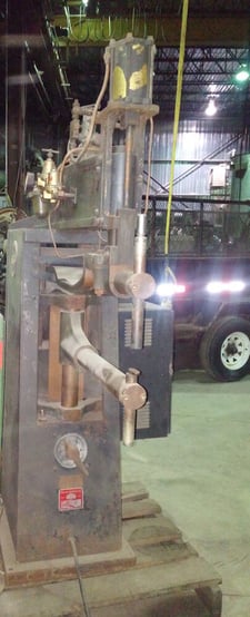 50 KVA Ames, spot welder, 24" x 8" throat depth, water cooling, 550 V., 1-phase