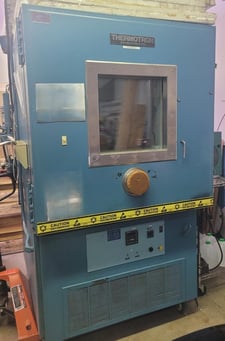 38" width x 38" D x 38" H Thermotron Corp. #SM-32C Mini-Max, temperature & humidity testing chamber, -60° to
