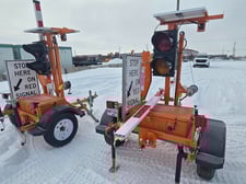 Ver-Mac #V-Touch, solar powered traffic light, red & yellow light, reflective breakaway gate, arm, ball