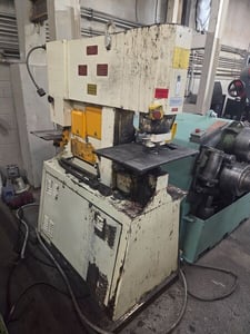 4-1/2" x 4-1/2" x 3/8" Geka #HYDRACROP 55/A, Ironworkers, 10" throat, 240 V.