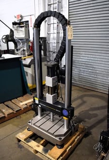 Instron #8872, 10kN fatique testing system, 2 columns, 18" btwn columns, hydraulic lits & controls