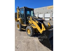 Cat 420F2, Backhoe Loader, 3775 hours, S/N: HWD00245, 2015