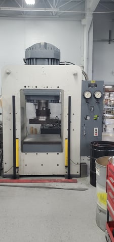 1000 Ton, Nordberg, Hydraulic Press, 24" x24"/36" x36" platens, 18" stroke, 18" daylight,