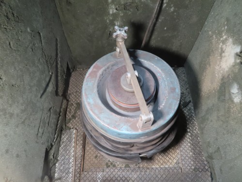 Shatterbox Ring & Puck Mill Pulverizer, (2) hardened steel grinding chambers, 5-3/8" diameter x 1-3/4" deep