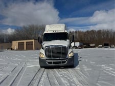 Freightliner #Cascadia, Day Cab Semi Truck w/ APU, DD15, 455 HP, 356713 mi, 2015