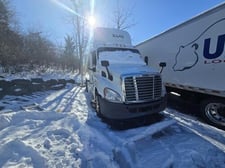 Freightliner #Cascadia, Day Cab Semi Truck w/ APU, DD15, 455 HP, 2015