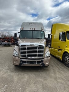 Freightliner #Cascadia, Sleeper Semi Truck, DD15, 455-505 HP, 2015