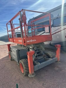 Skyjack #SJ6832RT, Rough Terrain Scissor Lift, 32' Platform Height, Outriggers, Kubota Dual Fuel Engine, 2017
