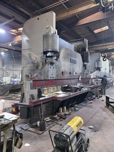 600 Ton, Cincinnati #600H, hydraulic press brake, 20' overall, 12" stroke, 22" open, Back Gauge, 1969