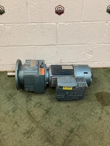5 HP 2900 RPM SEW-Eurodrive, Inline Helical Gearmotor, 10.66:1 gear ratio, 380-500 Volt, 3PH, 2006