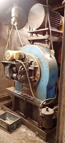 No. 208 Abbey Etna, swagers, (18) 3.25" x 2.25" die roll, 2-9/16" hole diameter