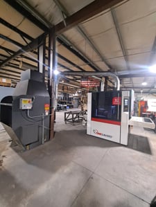 Timesavers #32-Series-1100-WRB, 42" wide belt sanding and deburring machine, wet dust collector, 300 hours