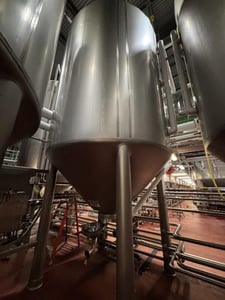 7500 gallon Mueller, Stainless Steel Jacketed Vertical Tank, 122" diameter x 267" height, 25 psi @ 100&deg;F