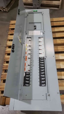 225 Amp, GE, Panelboard, 28 Breakers & Main, 480Y/277 Volts, 3PH, 4W