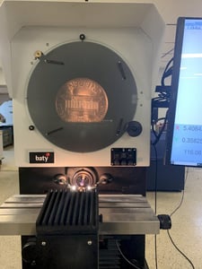 16" BATY #R400, Bench Top Optical Comparator