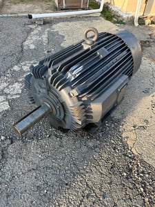 400 HP 1780 RPM Toshiba motor, Frame N587UZ, 460 Volts, total rebuild