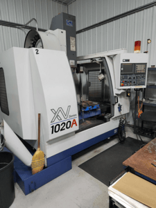 Supermax #XV1020A, Vertical Machining Center, 3-Axis, 40" X, 20" Y, 21" Z, 20" x 44" Table, 30 HP, 10000 RPM