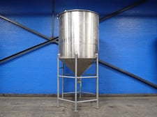 1667 gallon Stainless Steel Tank, w/Lid & (6) Support Legs