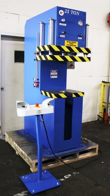 25 Ton, Press Master #CFP-25, 12" stroke, C-Frame hydraulic press, 11" throat, #153710