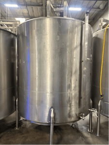 1825 gallon Stainless steel tank no mixer for sale