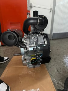 40 & 35 HP Vanguard, Briggs & Stratton - EFI Commercial V-Twin Gas Engines, New, Lots of 19