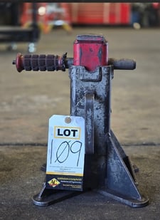 Gray, 20000 lb. adjustable jack stand
