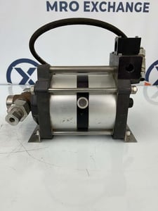 Maximator Air Driven Liquid Pump L 100-2VES 2,100 bar / 30,450 psi intermittent; 2,090 bar / 30,305 psi