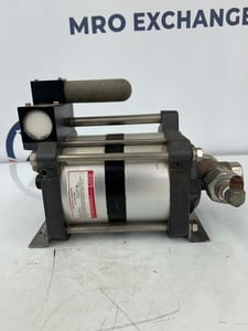 Maximator Air Driven Liquid Pump L100-2VES 2,090 bar / 30,305 psi.