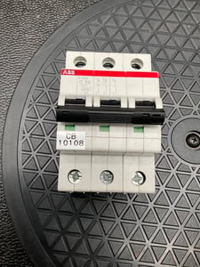 ABB #2CDS253001R0104, S203-C10 3P 10A 400V CIRCUIT BREAKERS (10 available)