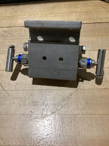 PGI #M-650SCT, Transmitter Isolation Block & Bleed Valve