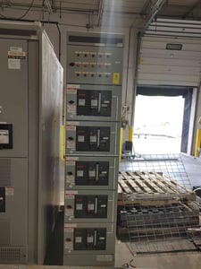 4000 Amps, General Electric Power Break II Switchboard, (5) #SHF08B208H 800A Hi-Break 3 Pole Breakers, 480