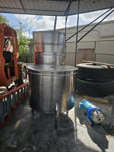 220 Gallon Tanks USA, SS304 Stainless Steel Blend Tank, Single Shell, Vertical, Sanitary, 2024 (2 available)