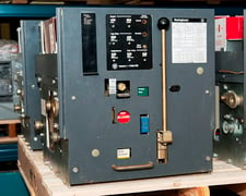 2000 Amps, Westinghouse, DS-420, manually operated, Draw Out, Amptector Trip Unit