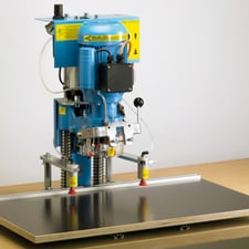 6 Spindle, Hettich #BlueMax-Mini-Type3, 2.05" x 0.217" hinge cup drilling, 2.15 HP, pneumatic stroke, 230