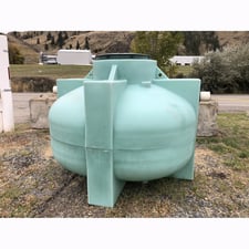 500 Gallon Polyethylene Septic Tank, #RKS-500, 100mm PVC Inlet/Outlet, 24" Lid, Heavy Duty, NEW, N