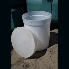 80 Gallon Polyethylene Barrel Tank, 97 US Gallons, 368 Liters, NEW, N