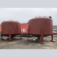 2,250 gallon steel pressure tank, legs (3 available)